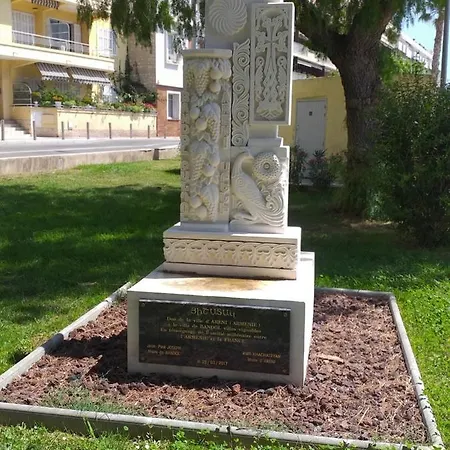 Apartmán Joli Res Au Calme En Rez De Jardin A Bandol.