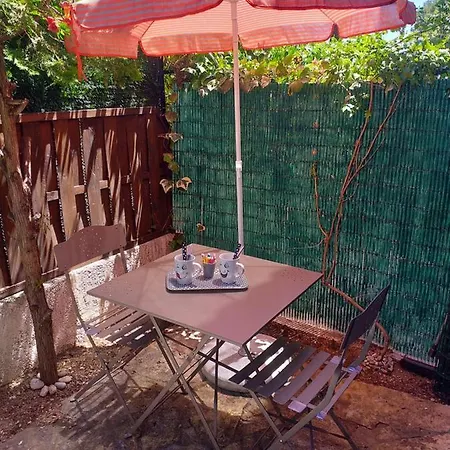 Joli Res Au Calme En Rez De Jardin A Bandol. Apartment *