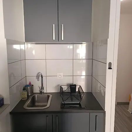 Joli Res Au Calme En Rez De Jardin A Bandol. Apartment