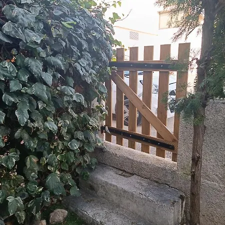 Apartment Joli Res Au Calme En Rez De Jardin A Bandol. *