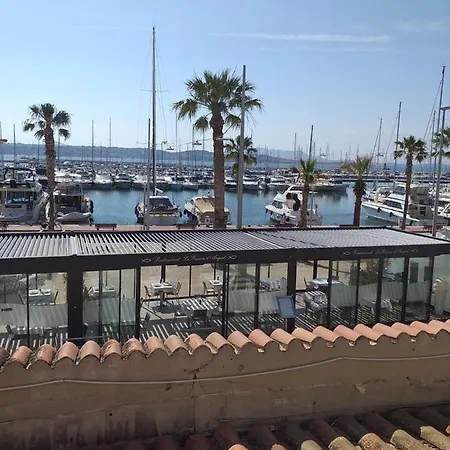 Joli Res Au Calme En Rez De Jardin A Bandol. *