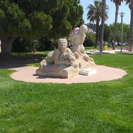 Joli Res Au Calme En Rez De Jardin A Bandol.